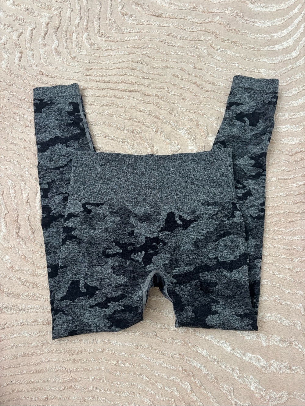 Camo high-wasted leggings